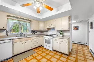 95 Eyland Ave, Roxbury Township, NJ 07876 - Photo 9