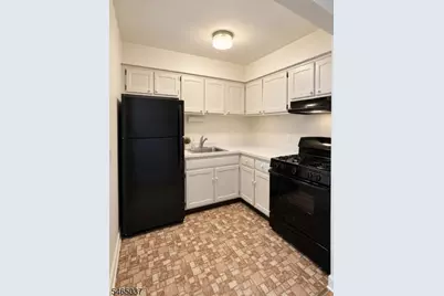 565 Grove St #B-9, Clifton, NJ 07013 - Photo 7