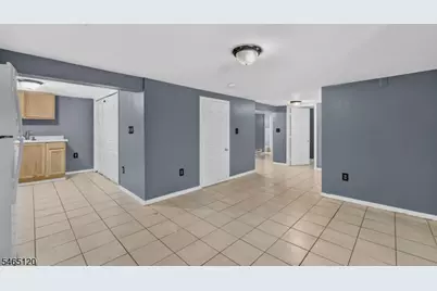 17 Wolcott Ter, Newark, NJ 07112 - Photo 15