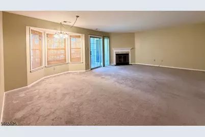 112 Lowell Ct, West Windsor Township, NJ 08540 - Photo 5
