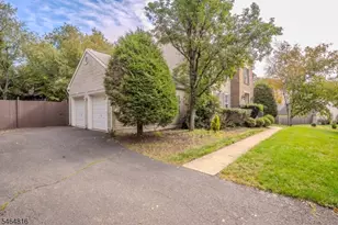6 Fountain Dr, Franklin Township, NJ 08873 - Photo 3
