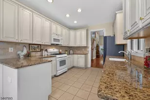 87 Saratoga Ct, Franklin Township, NJ 08873 - Photo 15
