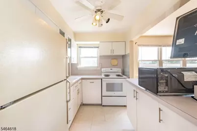 100 Pierson Miller Dr D #12, Pompton Lakes, NJ 07442 - Photo 9