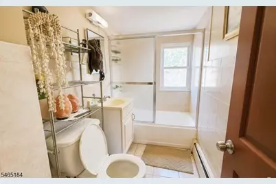 576 Uncas Ave, Roselle, NJ 07203 - Photo 11
