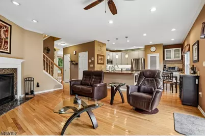 16 Langdale Rd, Wayne Twp., NJ 07470 - Photo 9