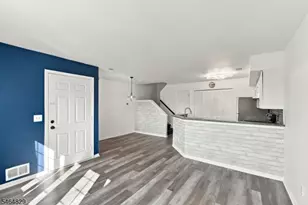 58 Cheswich Ct, Bedminster Township, NJ 07921 - Photo 3