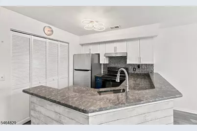 58 Cheswich Ct, Bedminster Township, NJ 07921 - Photo 7