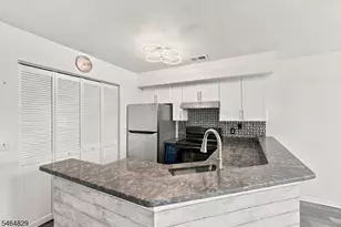 58 Cheswich Ct, Bedminster Township, NJ 07921 - Photo 7