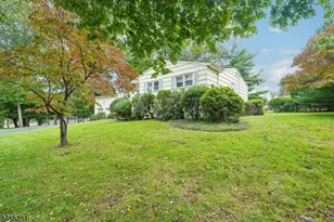 201 Kiwanis Dr, Wayne, NJ 07470 - Photo 3