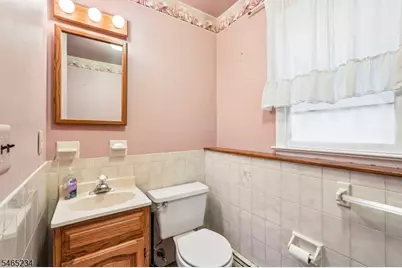 201 Kiwanis Dr, Wayne, NJ 07470 - Photo 21