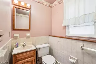 201 Kiwanis Dr, Wayne, NJ 07470 - Photo 21