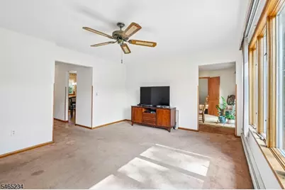 201 Kiwanis Dr, Wayne, NJ 07470 - Photo 13