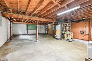 201 Kiwanis Dr, Wayne, NJ 07470 - Photo 27