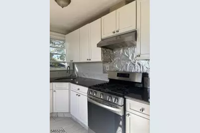15 Brewster Ave, Ridgefield, NJ 07660 - Photo 9