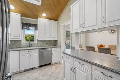 26 Huron Ave, Parsippany, NJ 07034 - Photo 13