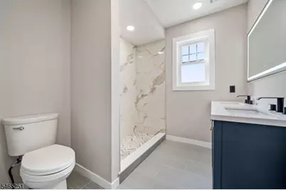 1123 Thompson Ave, Roselle, NJ 07203 - Photo 23