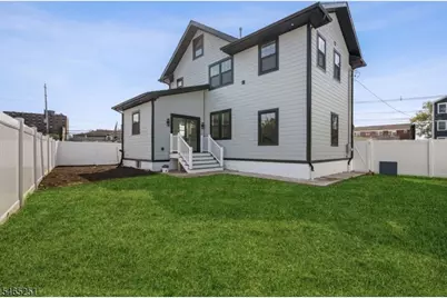 1123 Thompson Ave, Roselle, NJ 07203 - Photo 29