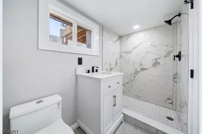 1123 Thompson Ave, Roselle, NJ 07203 - Photo 17