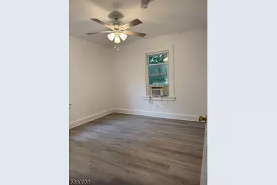 33 Grumman Ave, Apt 2., Newark, NJ 07112 - Photo 5
