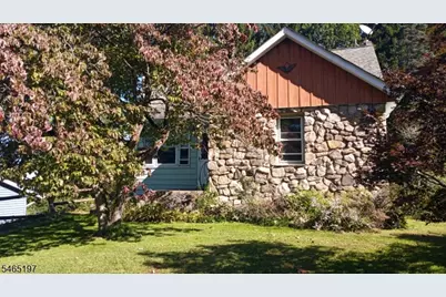 9 Richards St, Ogdensburg, NJ 07439 - Photo 1