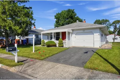 13 Venezia St, Berkeley Township, NJ 08757 - Photo 5