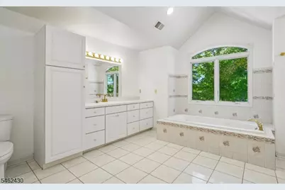 14 Eagle Dr, Raritan Township, NJ 08551 - Photo 19