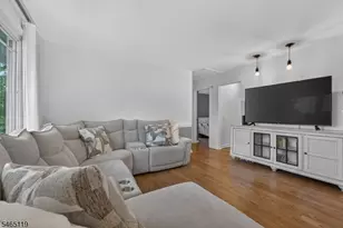 21 Alexandra Rd, Roxbury Township, NJ 07850 - Photo 9