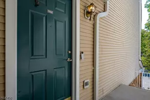 1092 Shadowlawn Dr, Green Brook Township, NJ 08812 - Photo 3