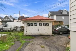 72 N Munn Ave, East Orange, NJ 07017 - Photo 11