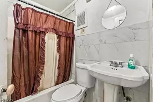 72 N Munn Ave, East Orange, NJ 07017 - Photo 15