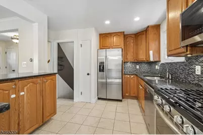 38 Serafin Pl, Glen Rock, NJ 07452 - Photo 9