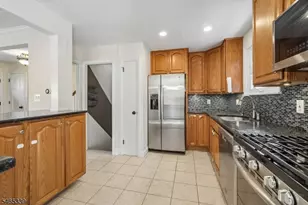 38 Serafin Pl, Glen Rock, NJ 07452 - Photo 9
