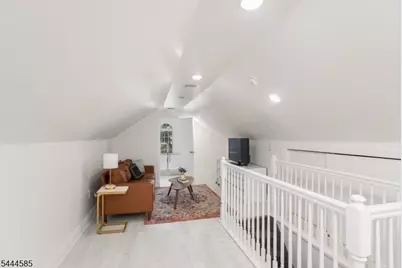 8 Franklin Pl, Montclair Twp., NJ 07042 - Photo 23