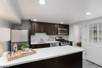 8 Franklin Pl, Montclair Twp., NJ 07042 - Photo 29
