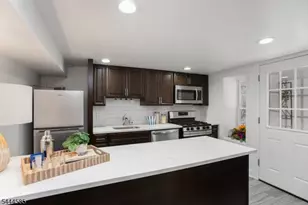 8 Franklin Pl, Montclair Twp., NJ 07042 - Photo 29