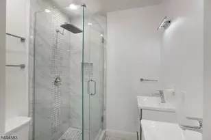 8 Franklin Pl, Montclair Twp., NJ 07042 - Photo 17