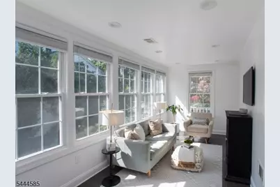 8 Franklin Pl, Montclair Twp., NJ 07042 - Photo 11