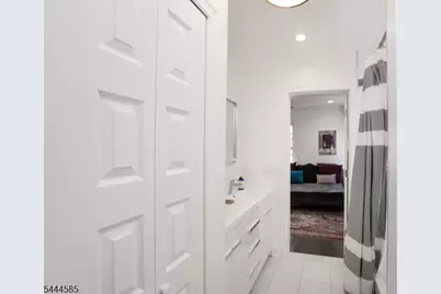8 Franklin Pl, Montclair Twp., NJ 07042 - Photo 21