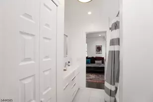 8 Franklin Pl, Montclair Twp., NJ 07042 - Photo 21