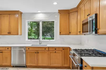38 Billingsley Dr, Livingston, NJ 07039 - Photo 9