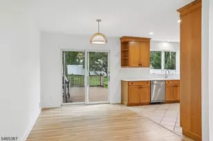38 Billingsley Dr, Livingston, NJ 07039 - Photo 17