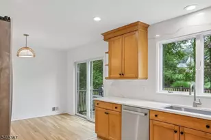 38 Billingsley Dr, Livingston, NJ 07039 - Photo 11