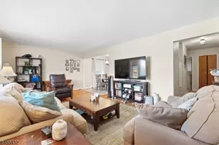 565 Grove St, Clifton, NJ 07013 - Photo 3