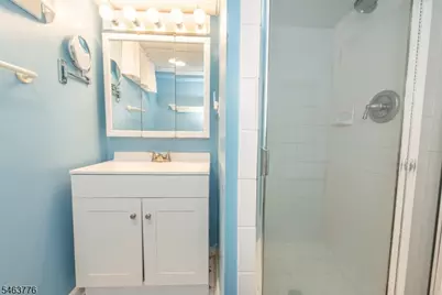 126 Hillman Dr, Elmwood Park, NJ 07407 - Photo 31