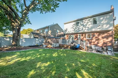 126 Hillman Dr, Elmwood Park, NJ 07407 - Photo 33
