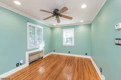 126 Hillman Dr, Elmwood Park, NJ 07407 - Photo 13