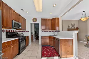 2 Clearbrook Ln, Raritan Township, NJ 08822 - Photo 7