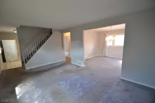20 Long Hill Dr, Clifton, NJ 07013 - Photo 9