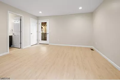 26 N Burnett St, East Orange, NJ 07017 - Photo 7