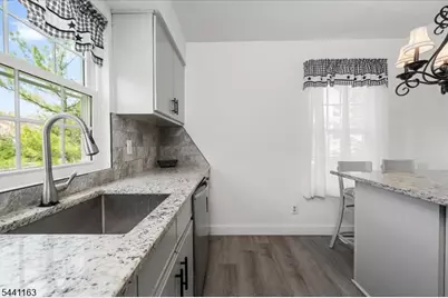 15 Rhea Run, Hampton Township, NJ 07860 - Photo 13